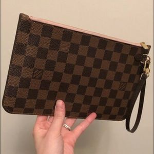 🌟NEW🌟WRISTLET LOUIS VUITTON POUCH